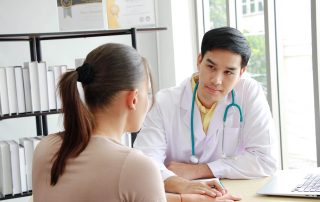 doctor discussing an addiction treatment plan with a patient