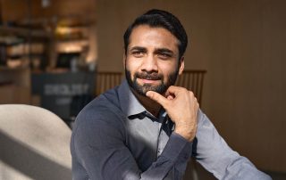 man struggles with signs of high-functioning alcoholism